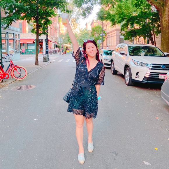 Meet your Posher, Jessica - Picture 1 of 2